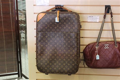 louis vuitton luggage uk